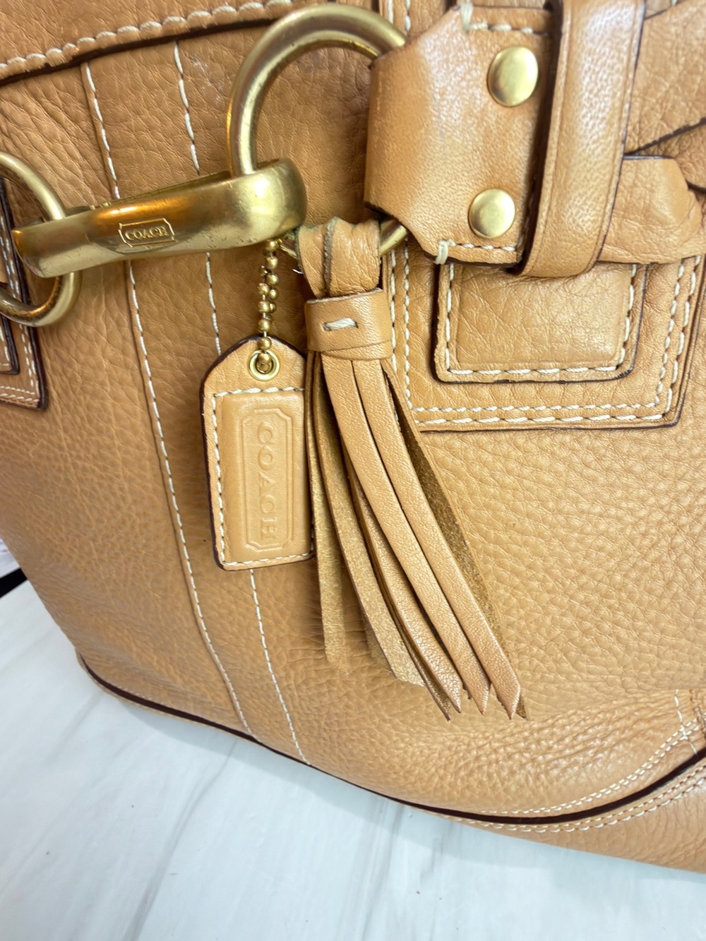 COACH VINTAGE HAMPTON PEBBLED LEATHER SHOULDER BAG BRAIDED ACCENTS Tan - Picture 4 of 14